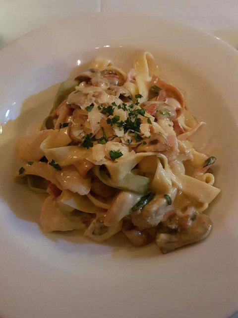 La Costa Cafe Restaurant - C Tourism 0