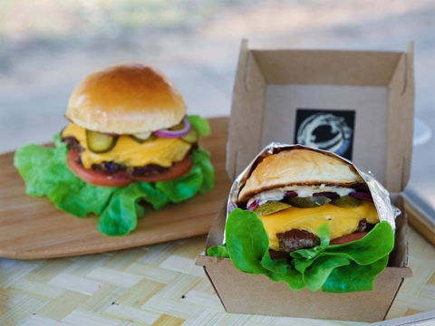 Mate Burger Truck - C Tourism 0