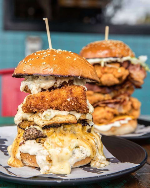 PHAT Pizza And Burger Bar - C Tourism 0