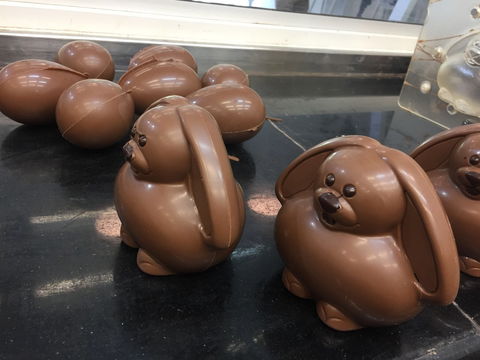 Luka Chocolates Factory And Retail Outlet - C Tourism 1