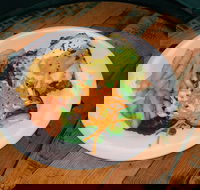 Three Little Pigs Tavern - C Tourism