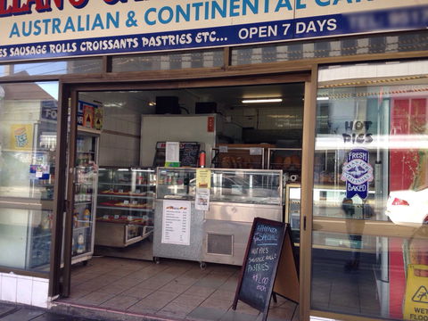 Allan's Cake Hot Bread - C Tourism 0
