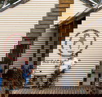 Islander Estate Vineyards - C Tourism