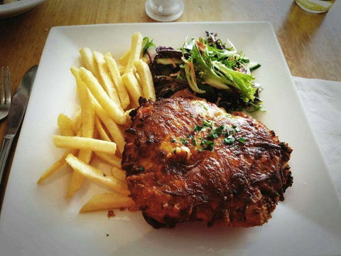 Shadowboxer Bar & Kitchen - C Tourism 0