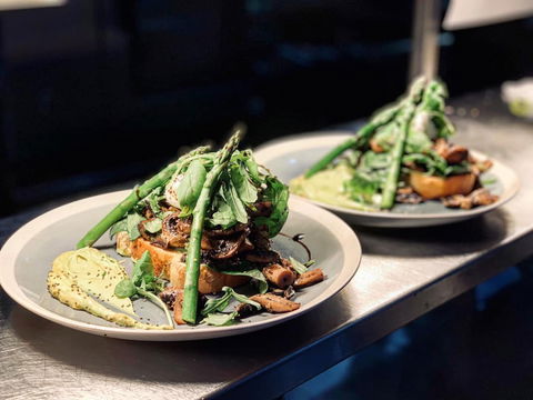 Fresh Point Co. Cafe - C Tourism 0