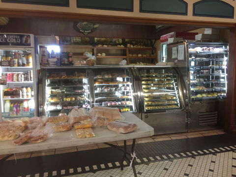 Golden Crust Hot Bread - C Tourism 0