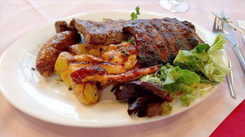 Rosewood Cottage Steakhouse - C Tourism 0