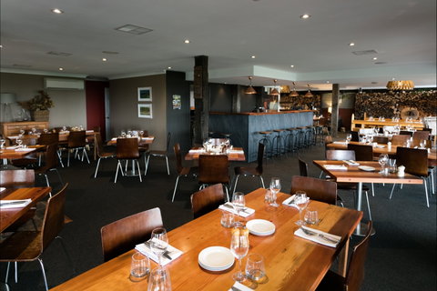 Sisters Rock Restaurant - C Tourism 0