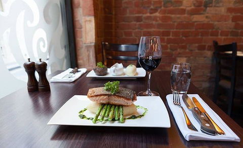 Stonelea Restaurant - C Tourism 9