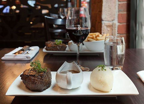 Stonelea Restaurant - C Tourism 10