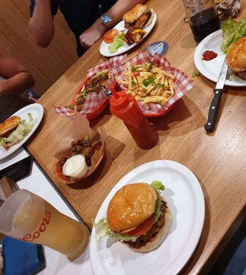 Easy Street Diner - C Tourism 5