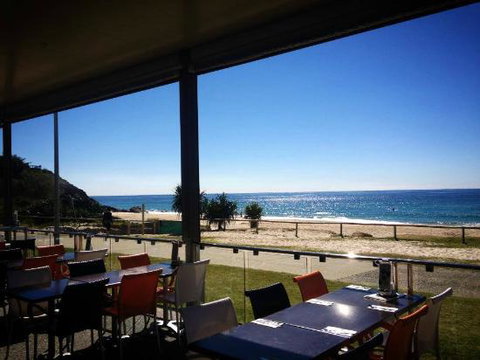 North Burleigh Surf Life Saving Club - C Tourism 0