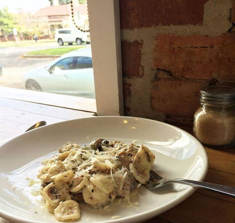 EAT LOVE PIZZA - C Tourism 10