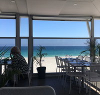 Swell Mullaloo Beach - C Tourism