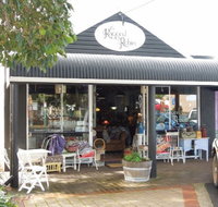 The Ragged Robin - C Tourism