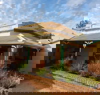 Jennacubbine Tavern - C Tourism