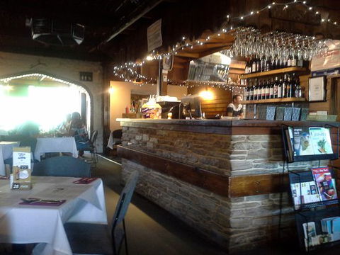 Old Bush Inn - C Tourism 0