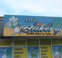 Eds beach bakery rainbow beach - C Tourism