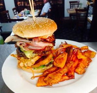 Gin Gin Hotel - C Tourism