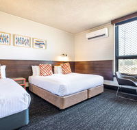 Nightcap At Glengala Hotel - C Tourism