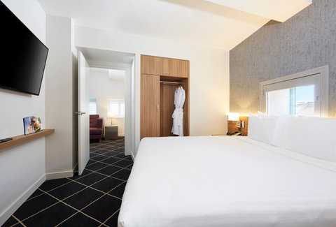 Holiday Inn Darling Harbour - C Tourism 8