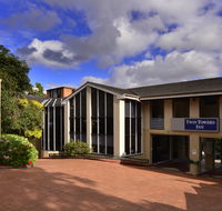 Twin Towers Inn - C Tourism