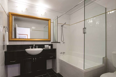 Adina Apartment Hotel Anzac Square - C Tourism 6