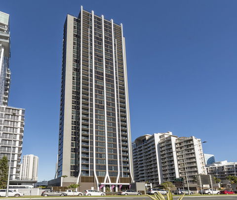 Avani Broadbeach Residences - C Tourism 0