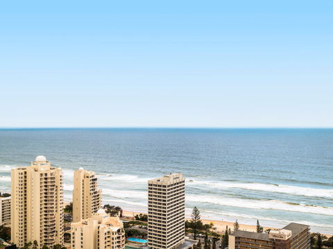 Mantra Towers Of Chevron Surfers - C Tourism 4