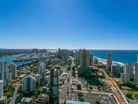 Mantra Towers Of Chevron Surfers - C Tourism 16