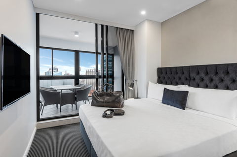 Meriton Suites Kent Street - C Tourism 12