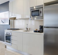 Meriton Suites Zetland - C Tourism