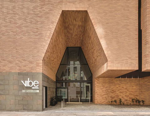 Vibe Hotel Sydney Darling Harbour - C Tourism 1