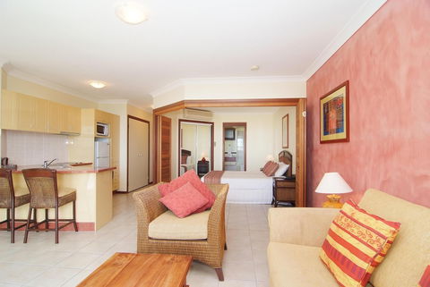 At Waters Edge Resort - C Tourism 2