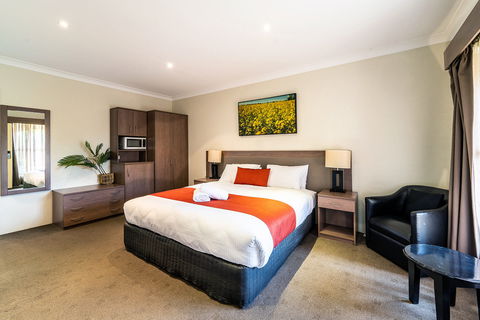 Parkes International - C Tourism 1