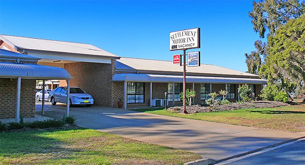 Deniliquin NSW C Tourism