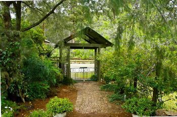 Kemeys Mountain Hideaway - C Tourism 0