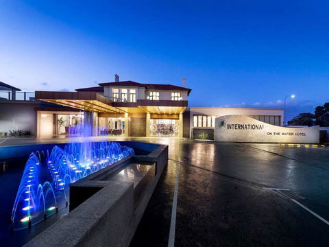 Swan River Hotel - C Tourism 0