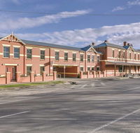 Lake Inn Ballarat - C Tourism