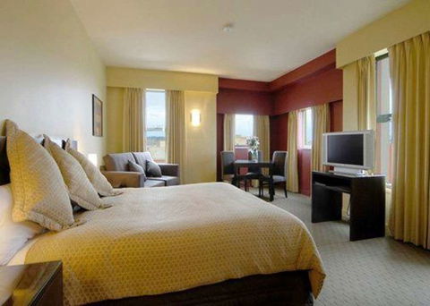 Comfort Inn & Suites City Views - C Tourism 9