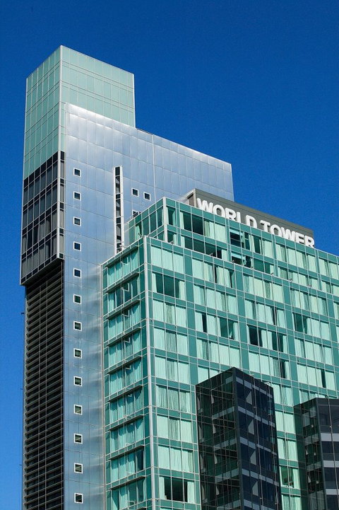 Meriton Suites World Tower - C Tourism 0