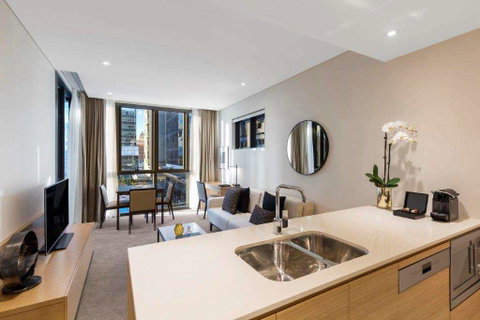 SKYE Suites Sydney - C Tourism 4