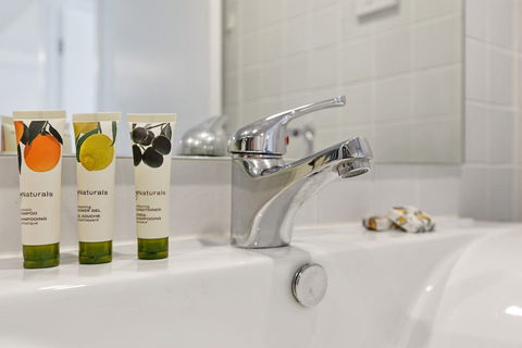 Astra Apartments Parramatta - C Tourism 1