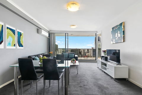 Astra Apartments Parramatta - C Tourism 12