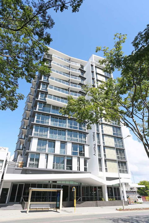 Alex Perry Hotel And Apartments - C Tourism 0