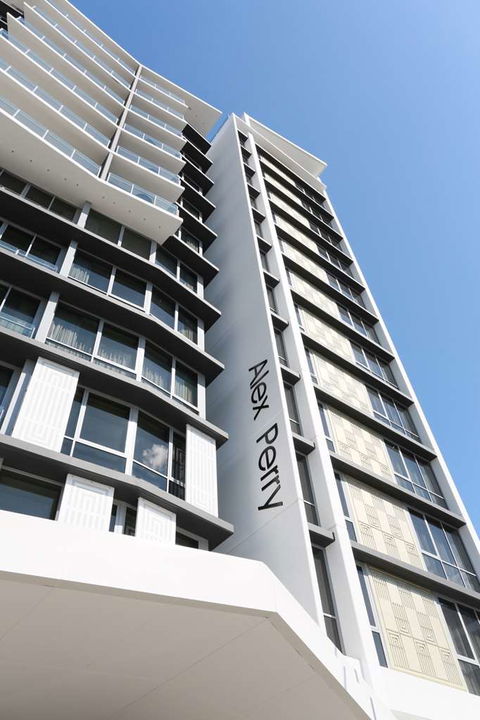 Alex Perry Hotel And Apartments - C Tourism 1