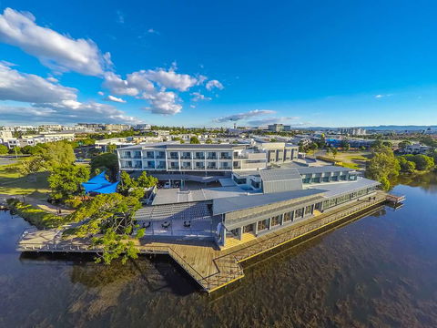 Best Western Plus North Lakes Hotel - C Tourism 0
