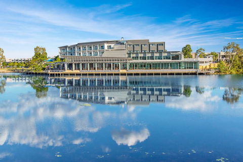 Best Western Plus North Lakes Hotel - C Tourism 1