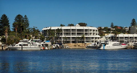 Pier 21 Apartment Hotel - C Tourism 0