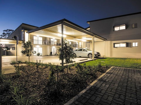 Oaks Middlemount - C Tourism 0